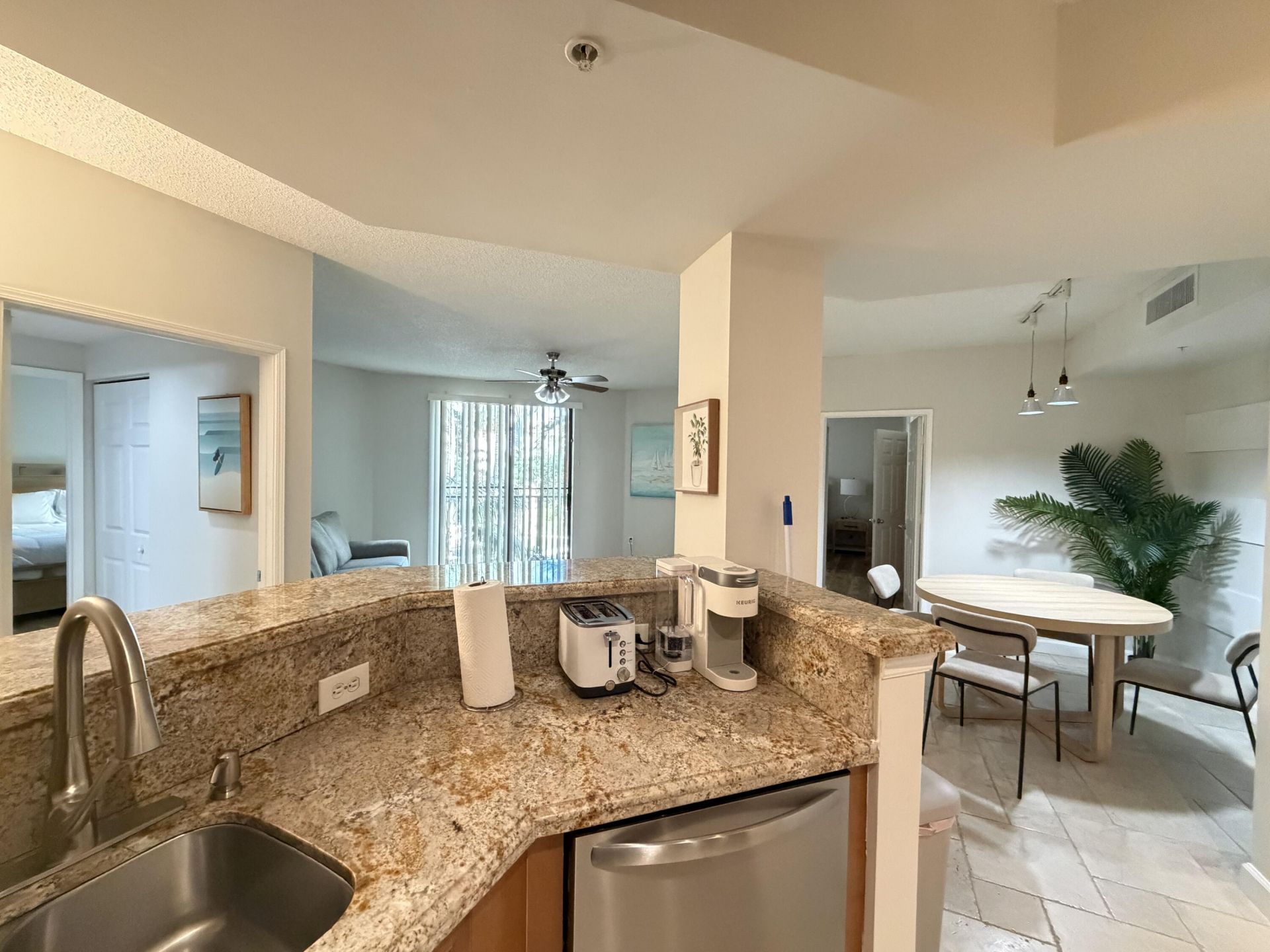 720 S Sapodilla Avenue, Unit 206, West Palm Beach, FL 33401 Photo