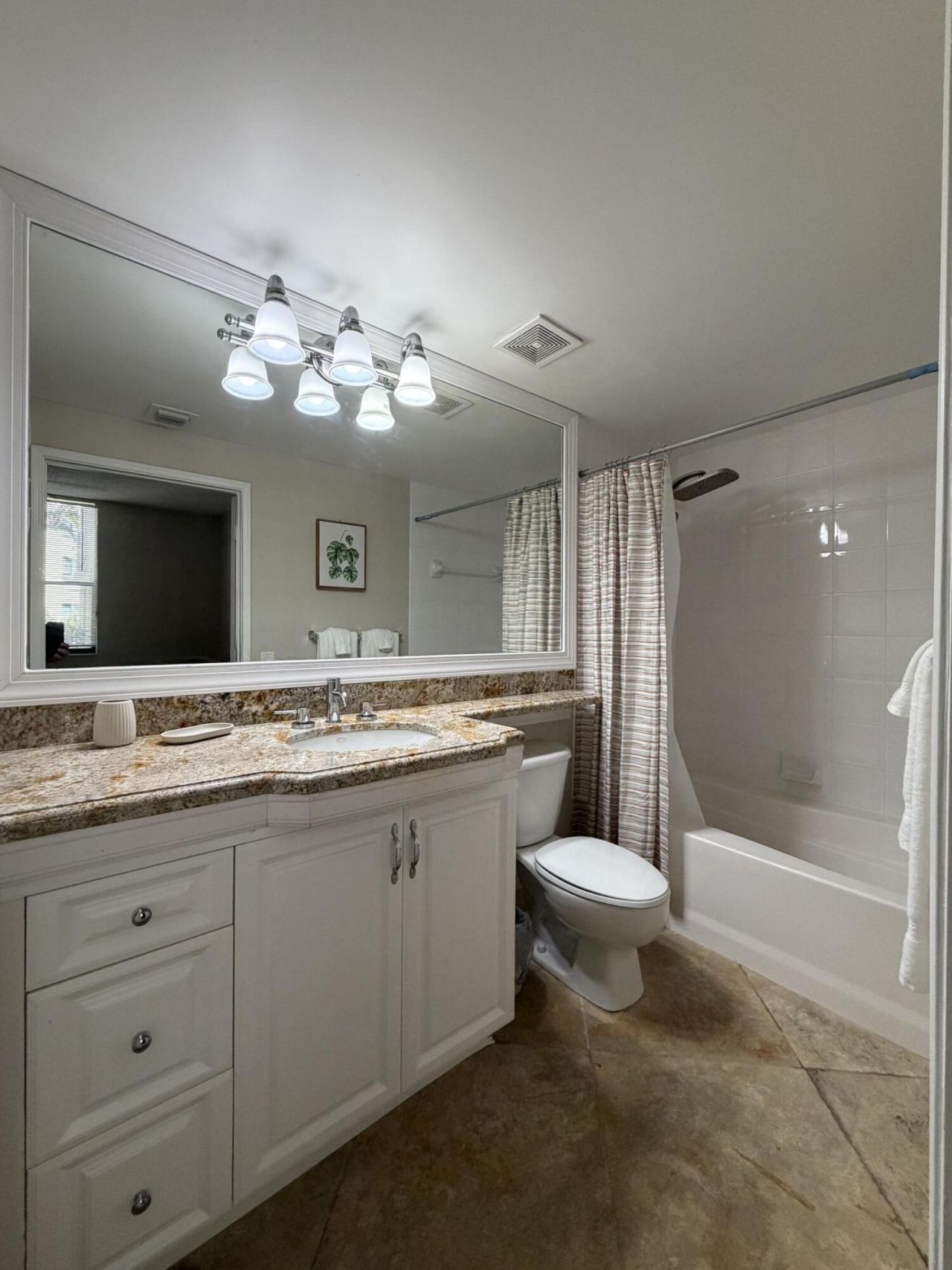 720 S Sapodilla Avenue, Unit 206, West Palm Beach, FL 33401 Photo