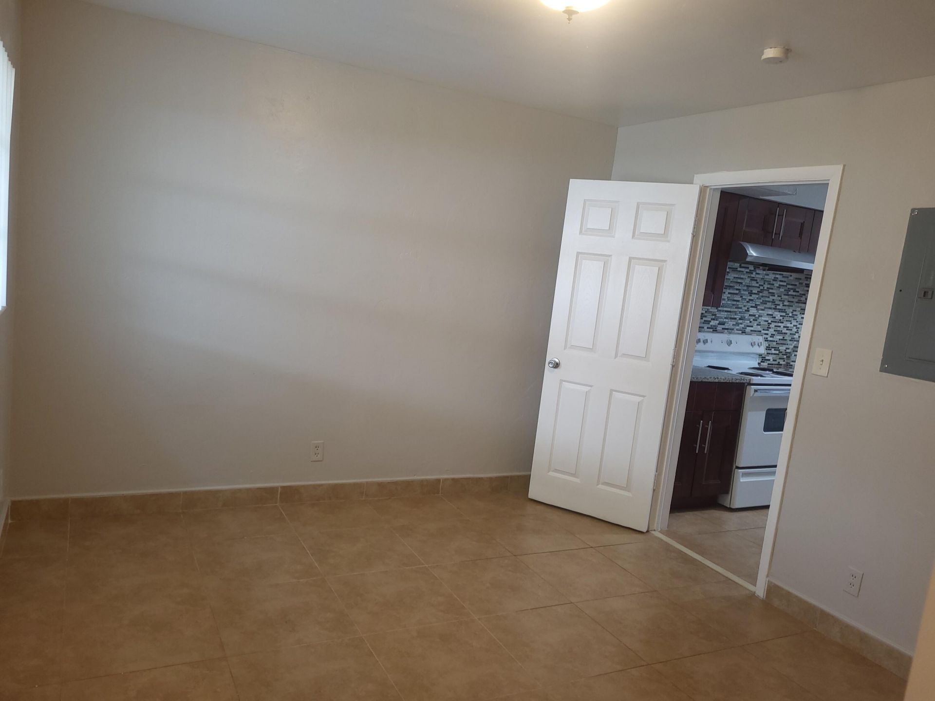 1011 NE 8th Avenue, Unit 5, Fort Lauderdale, FL 33304 Photo