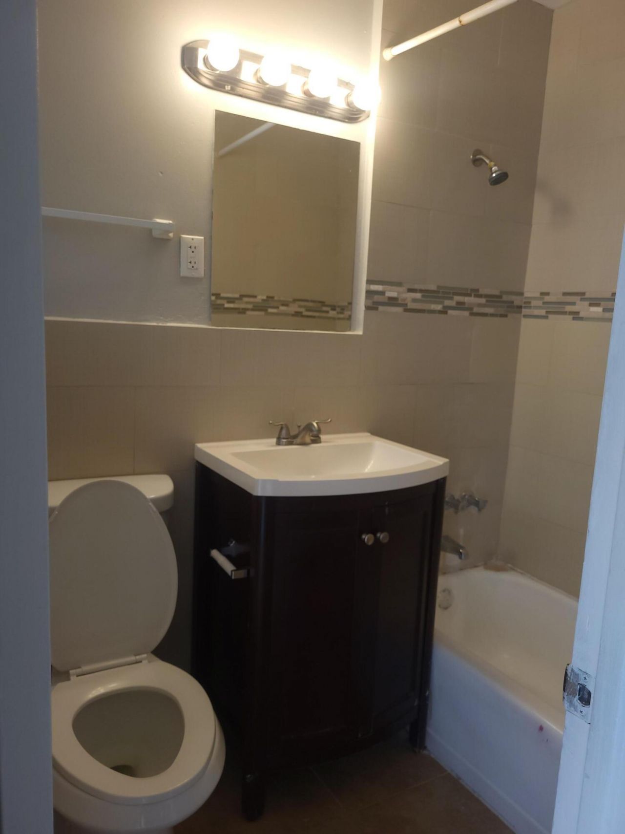 1011 NE 8th Avenue, Unit 5, Fort Lauderdale, FL 33304 Photo