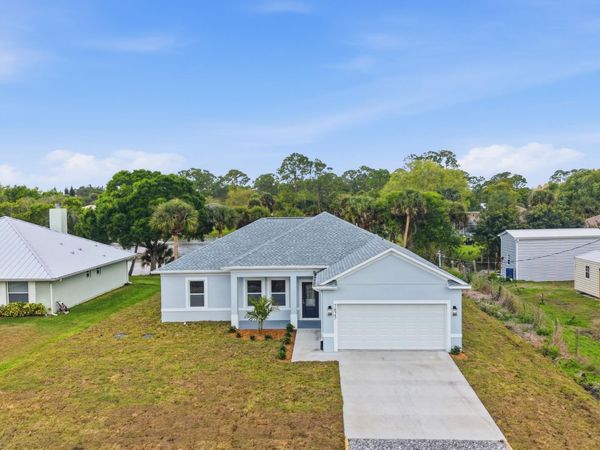7825 92nd Court, Vero Beach, FL 32967