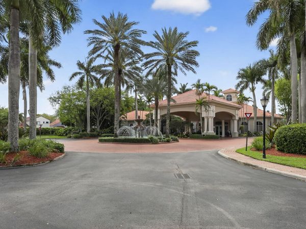 1776 NW 78th Avenue, Pembroke Pines, FL 33024