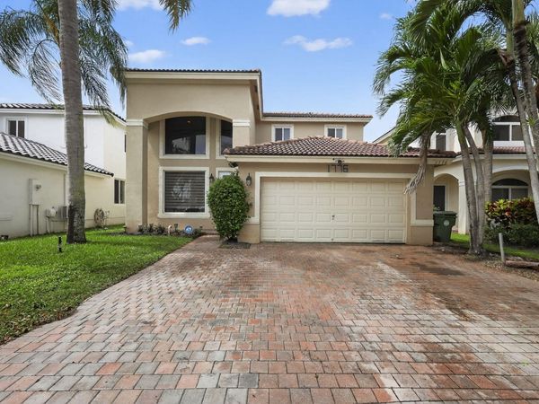 1776 NW 78th Avenue, Pembroke Pines, FL 33024