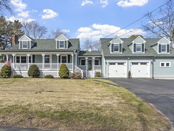 97 Hartwell Rd, Bedford, MA 01730