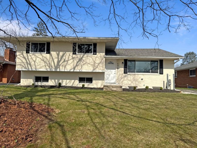 1767 Woodcrest Road, Columbus, OH 43232 Photo 1