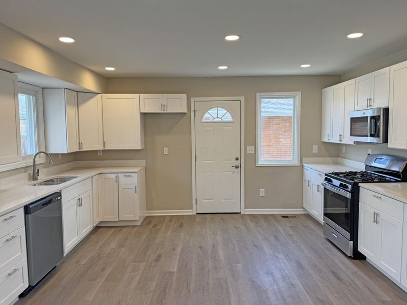 1767 Woodcrest Road, Columbus, OH 43232 Photo 5