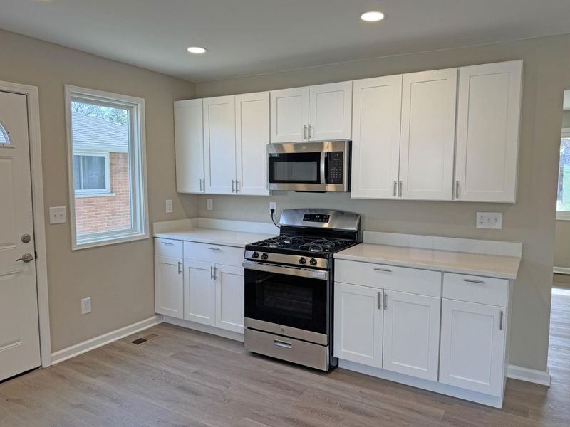 1767 Woodcrest Road, Columbus, OH 43232 Photo 9