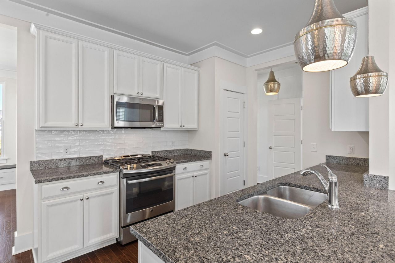 3529 Sewel Avenue Photo 12