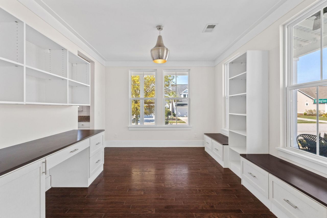 3529 Sewel Avenue Photo 6