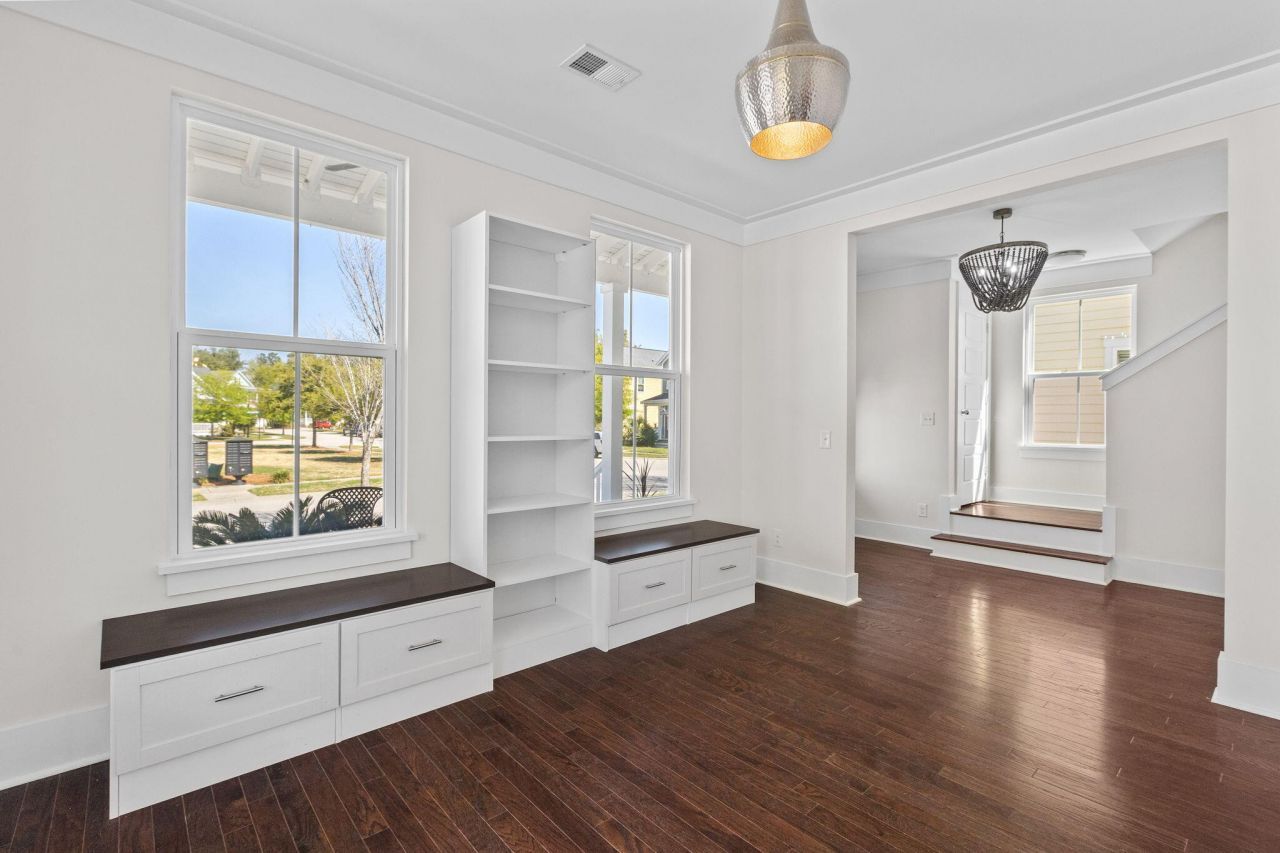 3529 Sewel Avenue Photo 8