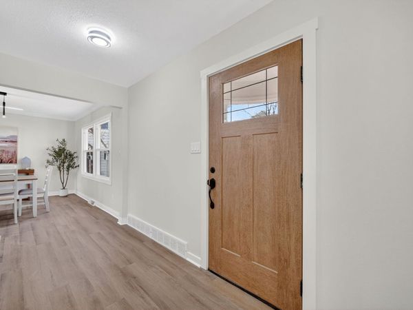 1611 66th Street, Windsor Heights, IA 50324