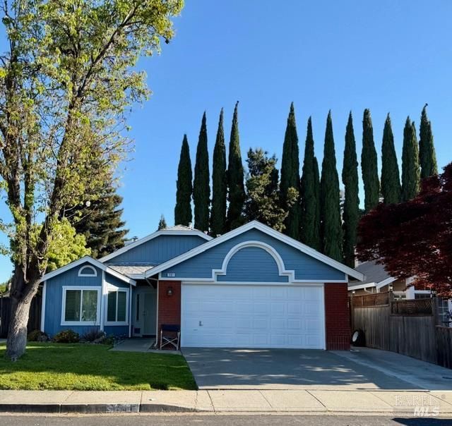 701 Oak Brook Drive, Vacaville, CA 95687 Main Photo