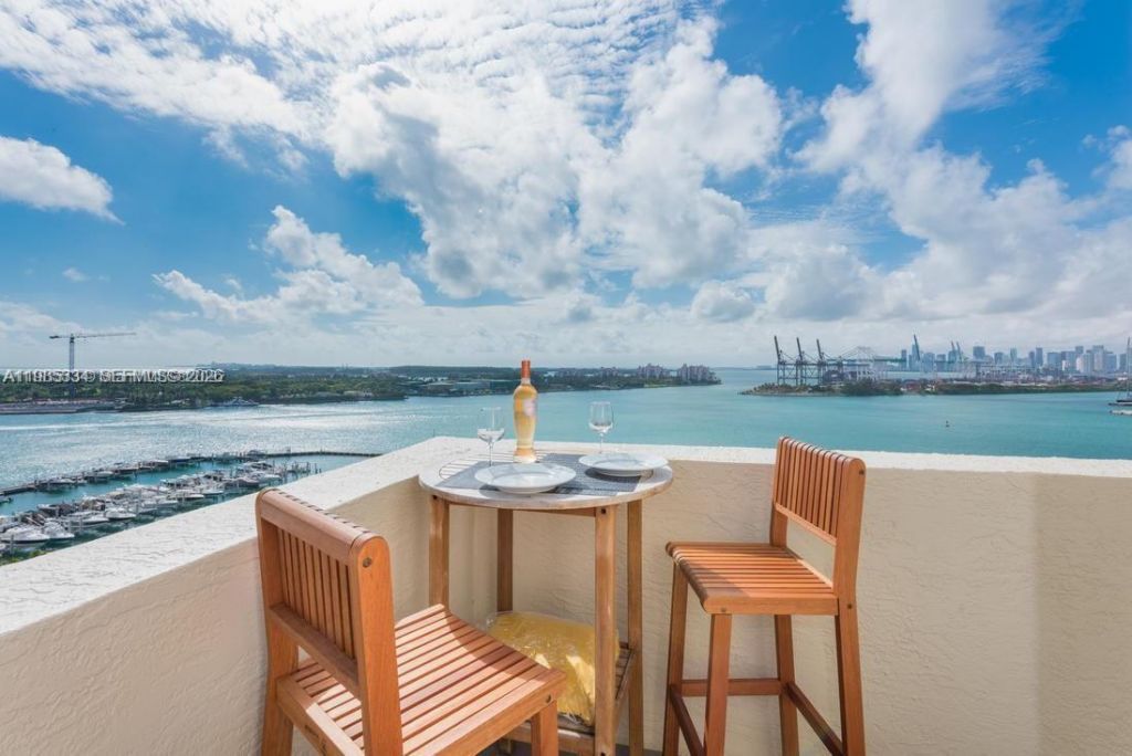 90 Alton Rd, Unit 1502, Miami Beach, FL 33139 Photo