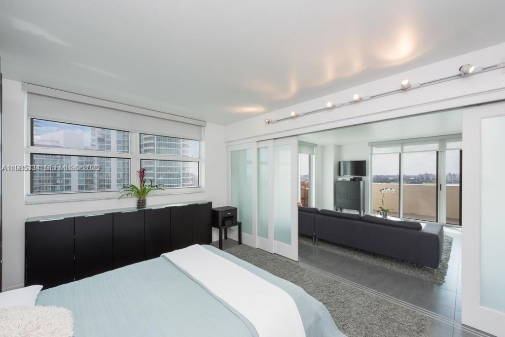 90 Alton Rd, Unit 1502, Miami Beach, FL 33139 Photo