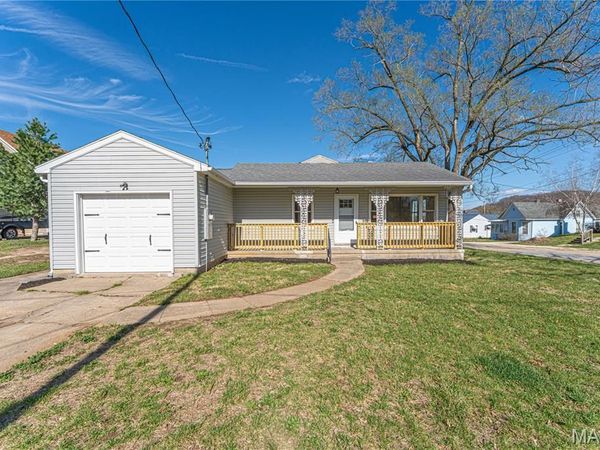 120 S 18th Street, Louisiana, MO 63353