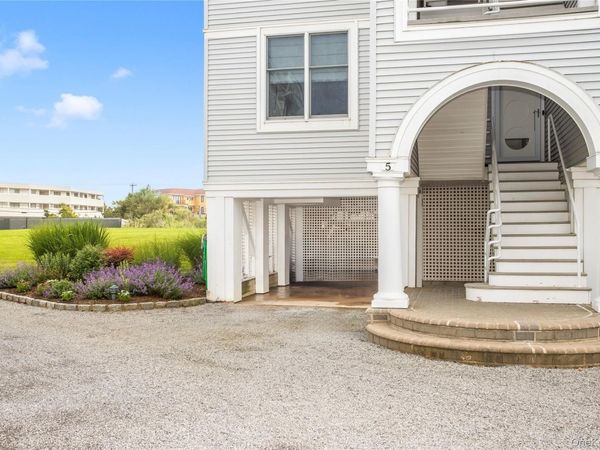 580 Dune Road, Unit 5, Westhampton, NY 11978