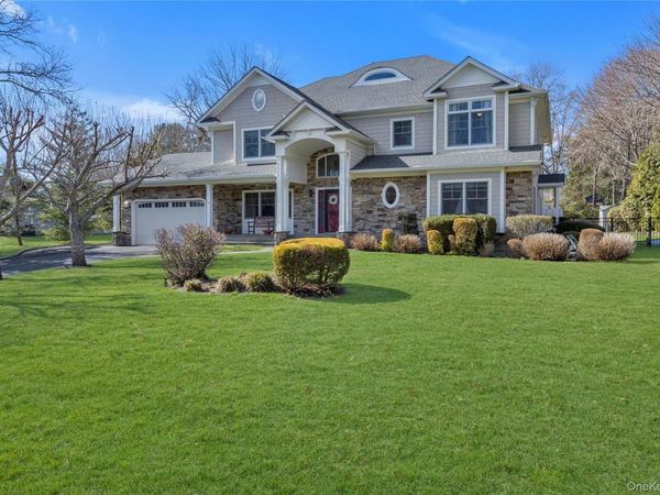 9 Walden Place, Huntington, NY 11743