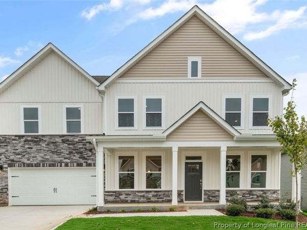 1124 Summer Daisy Circle, Aberdeen, NC 28315