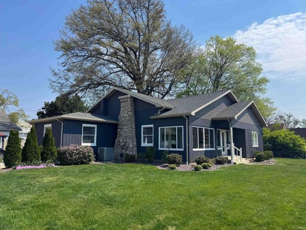 408 W Water Street, Newburgh, IN 47630