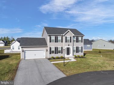 8 NIGHTHAWK COURT, GETTYSBURG, PA 17325
