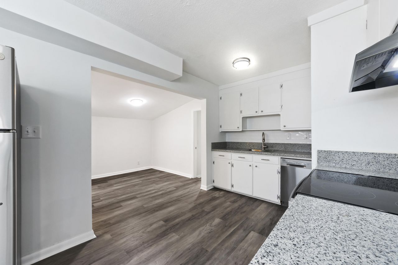 2710 Leola Street Photo 13