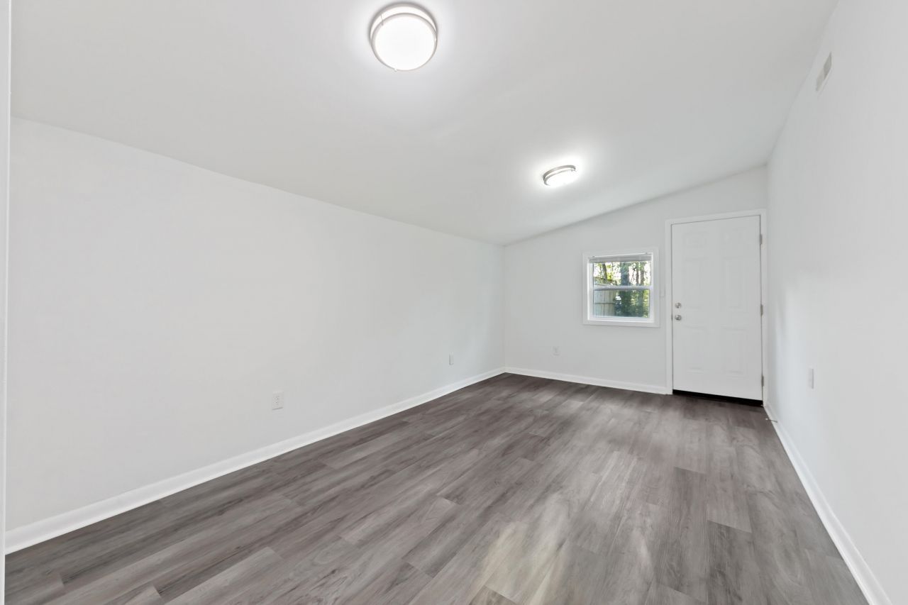 2710 Leola Street Photo 18