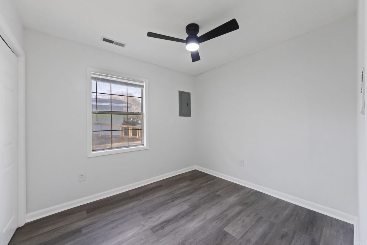 2710 Leola Street Photo 25