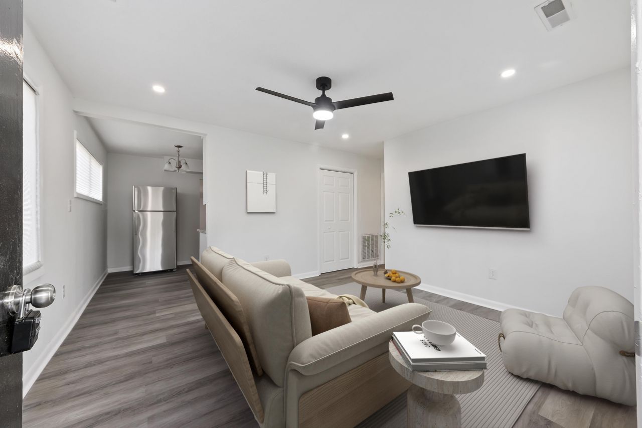 2710 Leola Street Photo 6