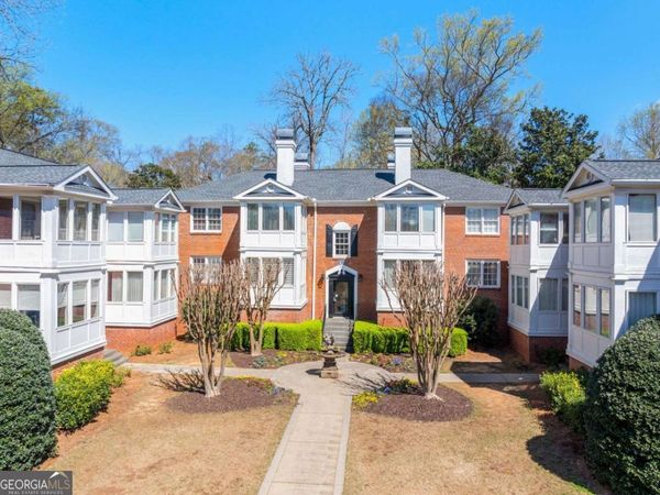 115 Peachtree Memorial Drive NW, Unit C3, Atlanta, GA 30309