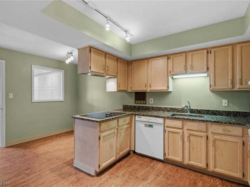 20100 Fairmount Boulevard, Unit 102, Shaker Heights, OH 44118 Photo 16