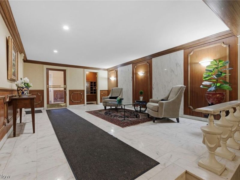 20100 Fairmount Boulevard, Unit 102, Shaker Heights, OH 44118 Photo 3