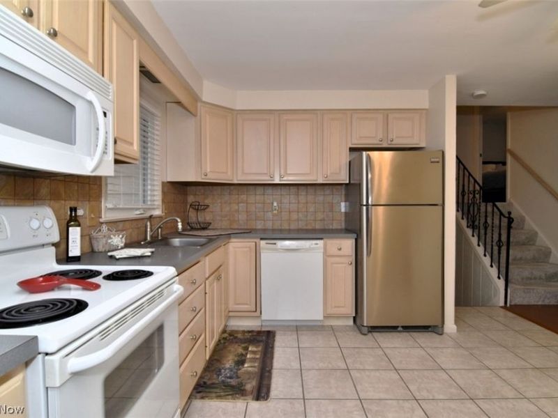 6419 Longridge Road, Mayfield Heights, OH 44124 Photo 11