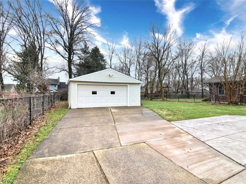 6419 Longridge Road, Mayfield Heights, OH 44124 Photo 34