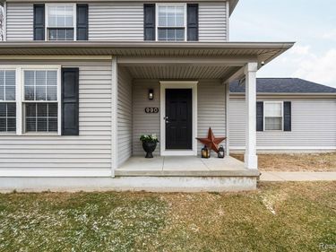 990 Waters Edge Lane, Fenton, MI 48430