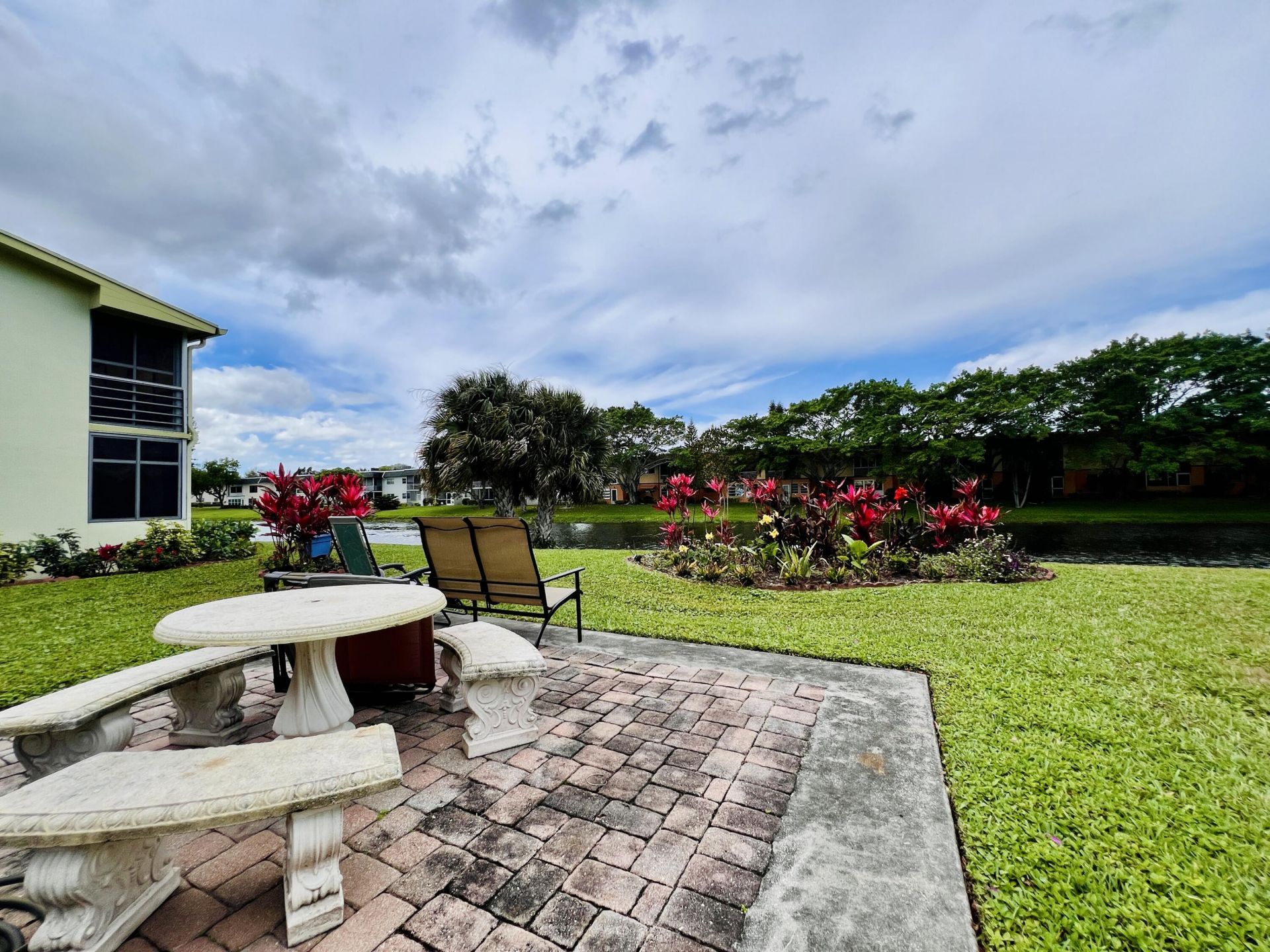 27 Sheffield B, West Palm Beach, FL 33417 Photo