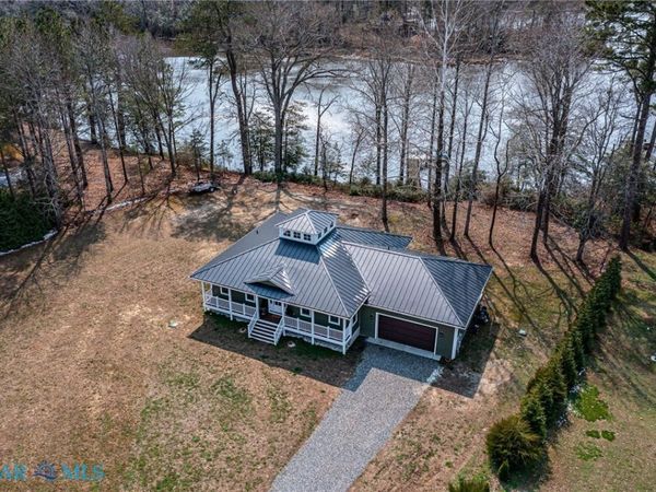 1366 Steamboat Lane , Heathsville, VA 22473