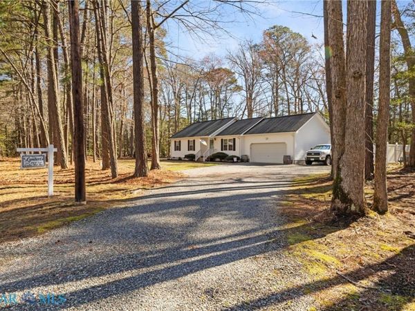 794 Cricket Hill Road , Mathews, VA 23076