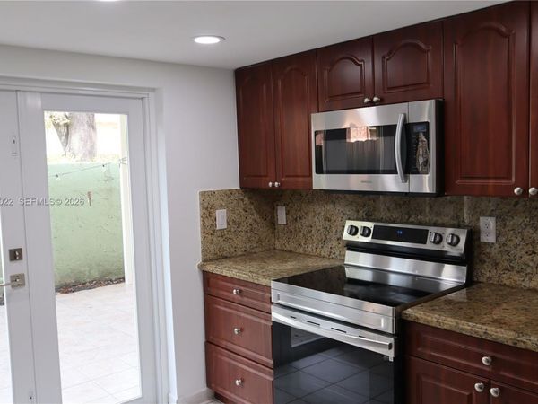 10101 W Okeechobee Rd, Unit 12101, Hialeah Gardens, FL 33016