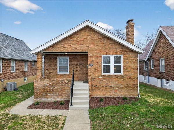 5927 W Park Avenue, St Louis, MO 63110