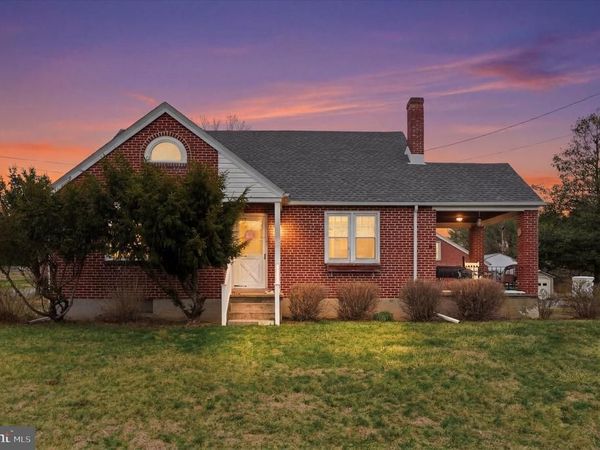 1937 HOFFMANSVILLE ROAD , FREDERICK, PA 19435