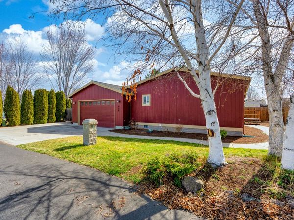 658 NE Shoshone Drive, Redmond, OR 97756