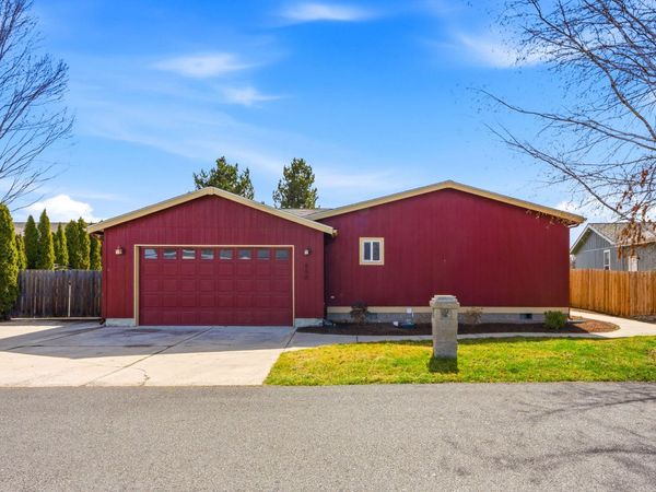658 NE Shoshone Drive, Redmond, OR 97756