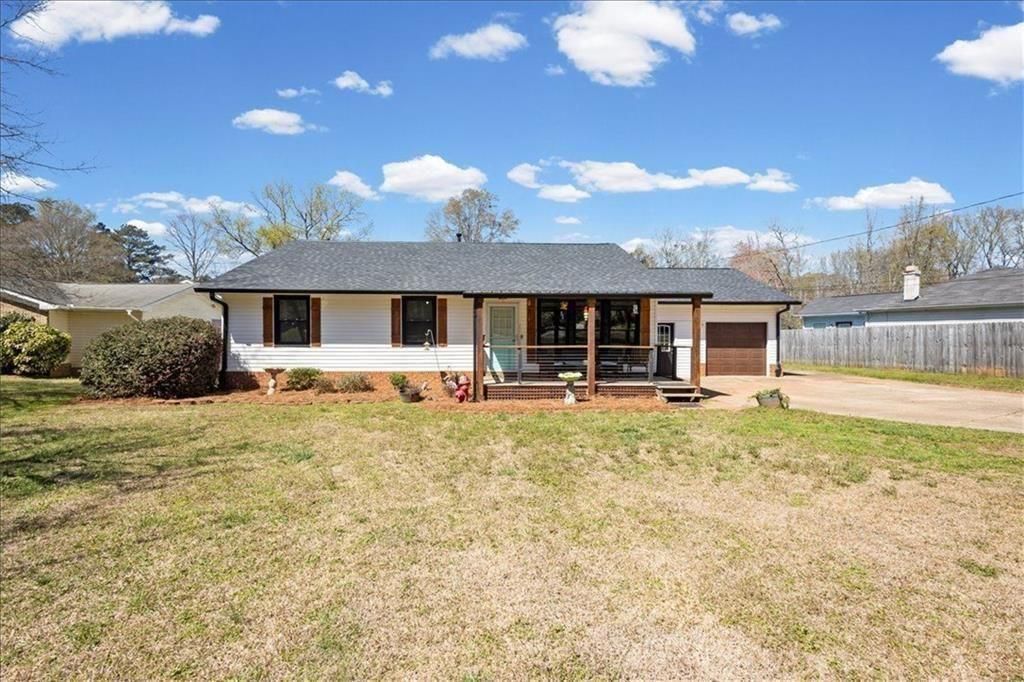 16 Windsor Way, Newnan, GA 30263 Main Photo
