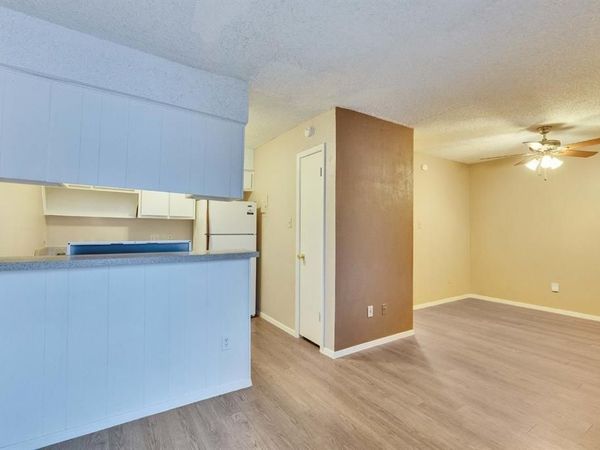 400 W 34th ST, Unit 202, Austin, TX 78705
