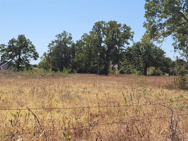 000 Brown RD, McDade, TX 78650