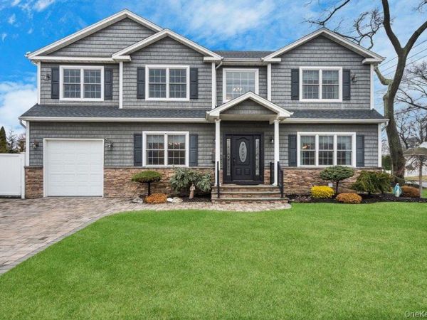 157 Walnut Street , Massapequa Park, NY 11762