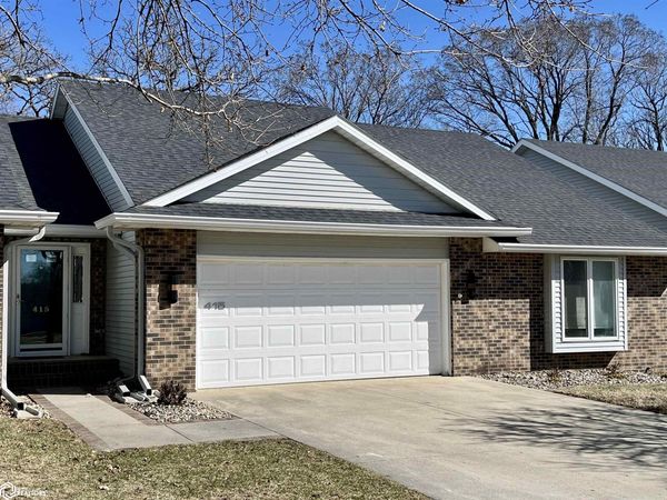 415 W Pleasant Ridge Road, Carroll, IA 51401