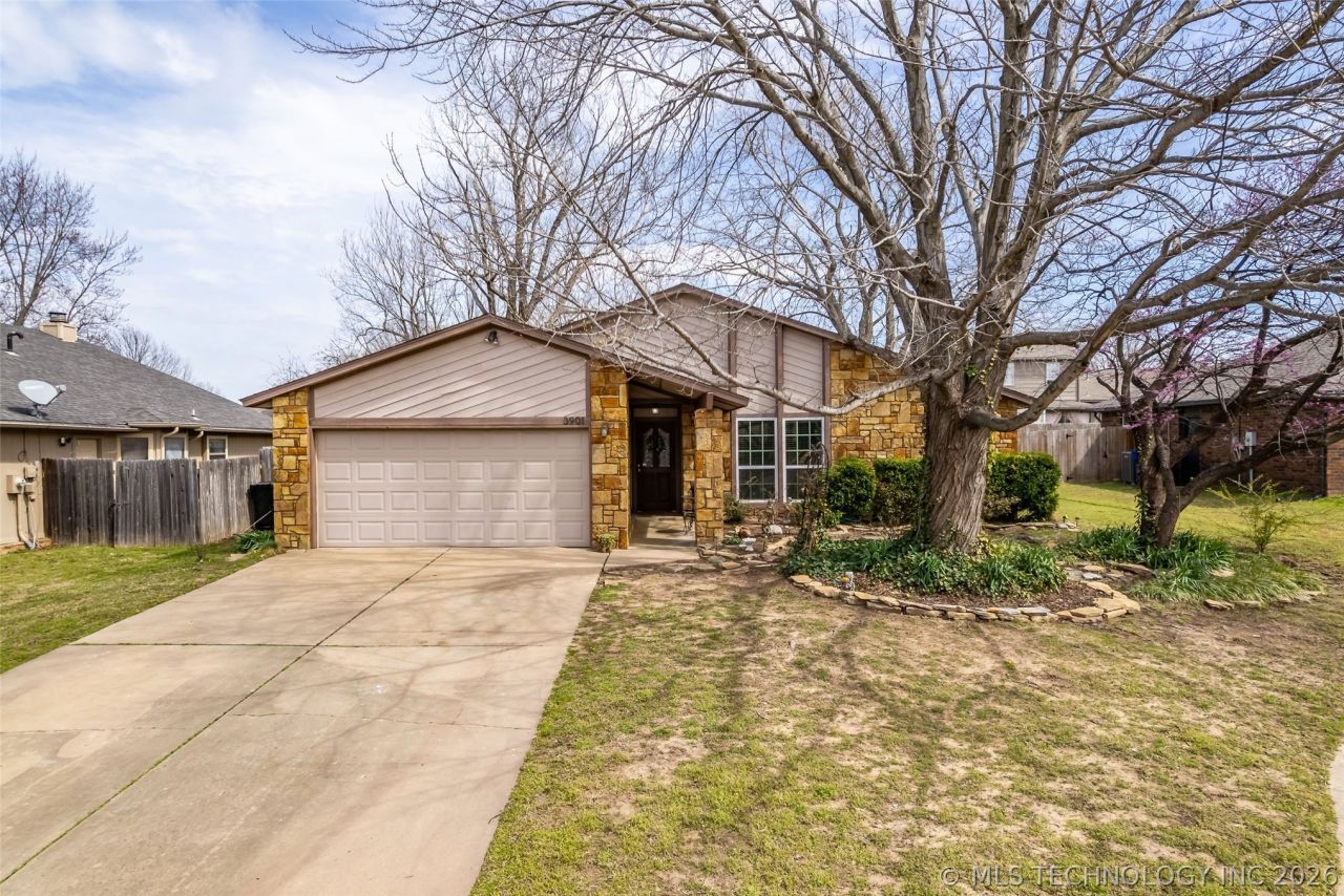 3901 S Walnut Avenue, Broken Arrow, OK 74011 Main Photo