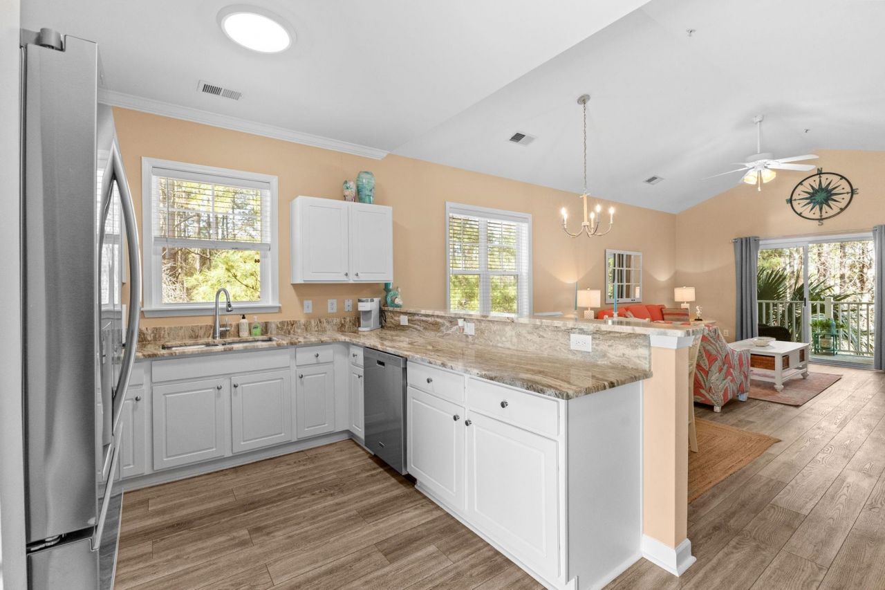 6253 Catalina Dr. Photo 18