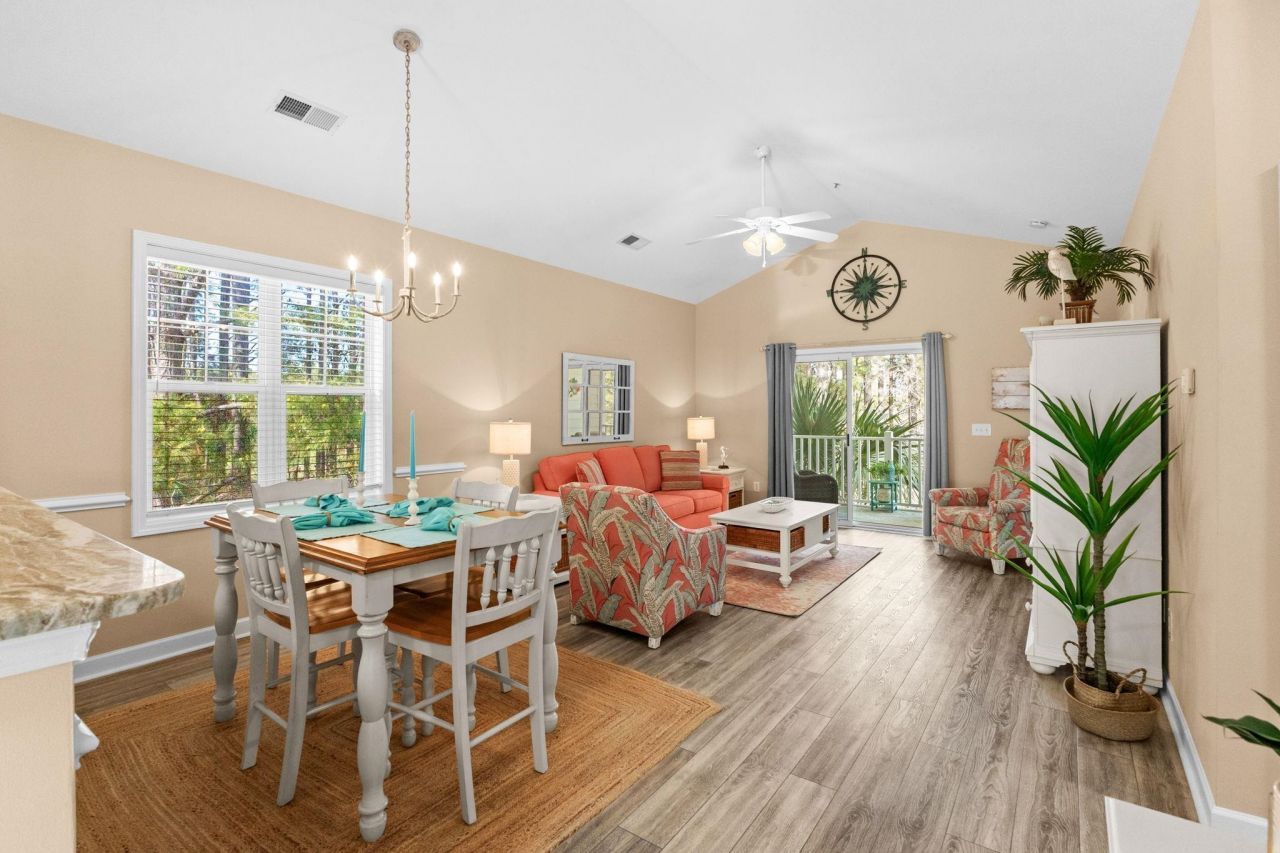 6253 Catalina Dr. Photo 9